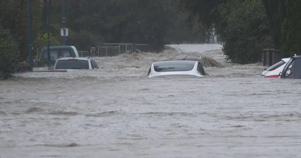 Poplave stižu prema Hrvatskoj: “Spremno milion i po vreća”