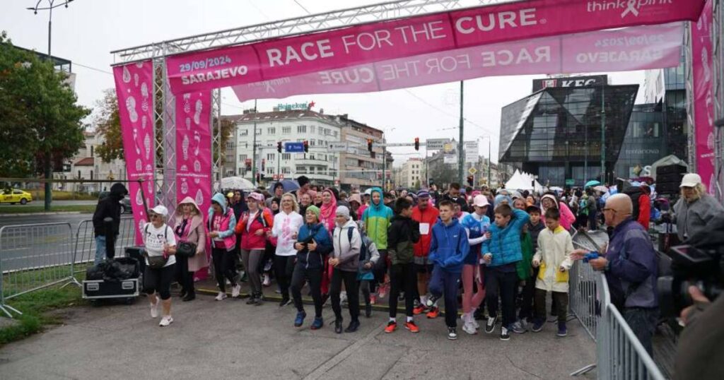 Više od 550 heroina, žena operisanih od raka dojke, predvodilo “Race for the Cure”