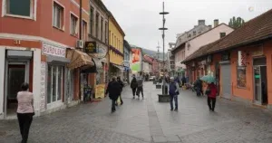 Lokalni moćnici zarađuju nauštrb devastacije grada, a građani se mrznu