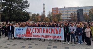 Protest zbog napada na profesoricu: “Nedopustivo nasilje nad prosvjetarima”