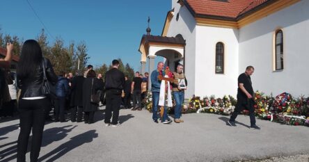 U Bosanskom Novom sahranjen policajac Ozren Maran