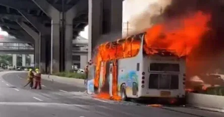 Zapalio se autobus koji je prevozio učenike na izlet, strahuje se da ima 25 mrtvih