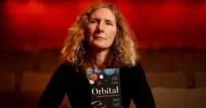 Samantha Harvey dobitnica nagrade Booker za roman “Orbital”