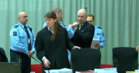 Breivik traži da ga puste na slobodu