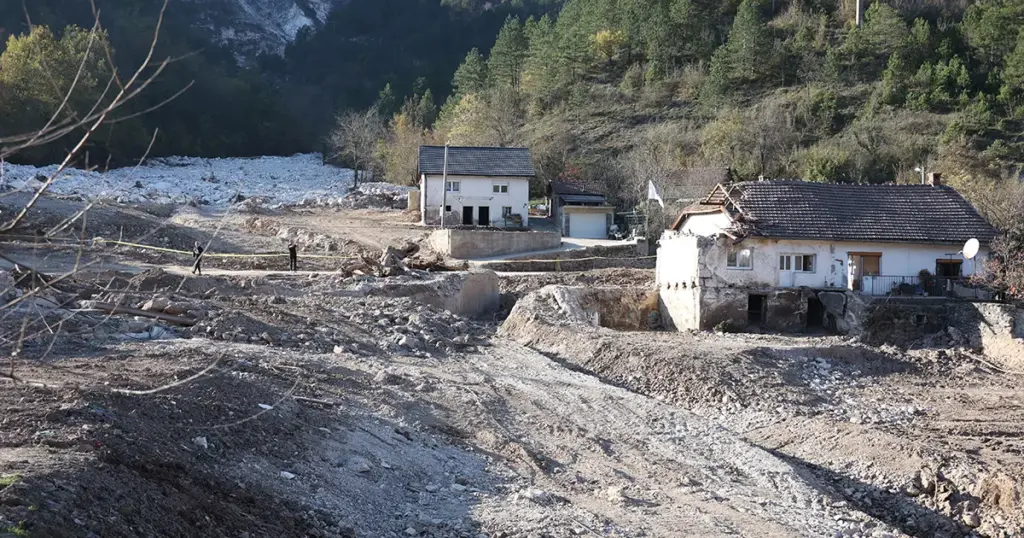 U Donjoj Jablanici i dalje se raščišćavaju ruševine, cesta Jablanica-Blidinje još nije u funkciji