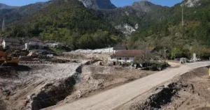 Nastavljeni radovi na raščišćavanju ruševina, još uvijek zatvorena cesta Jablanica – Blidinje