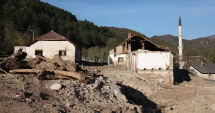 I dalje se radi na raščišćavanju ruševina u Donjoj Jablanici. Putne komunikacije još u prekidu