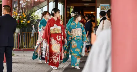 Samo jedan od pet srednjoškolaca u Japanu imao prvi poljubac