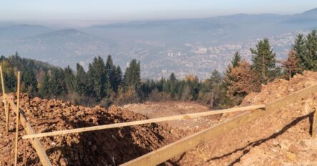 Alarmantno: Iznad lokaliteta ‘Curine njive-igralište’ i dalje prisutne duboke pukotine