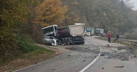 Teška nesreća na putu Prnjavor – Derventa, jedna osoba poginula