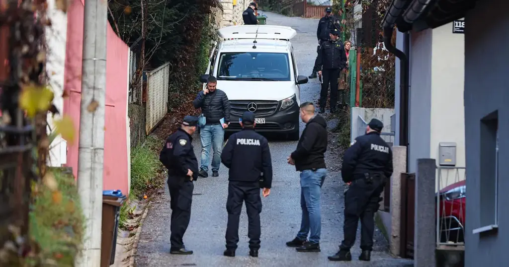 U dvorištu kuće pronađeno beživotno tijelo žene, policija tvrdi da je ubijena