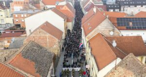 Vukovar: Desetine hijada ljudi u koloni sjećanja