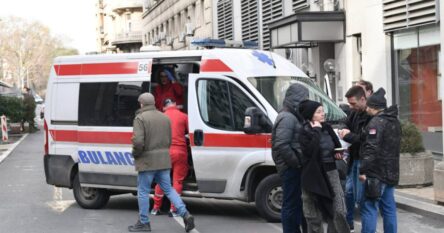 Uhapšen muškarac koji se automobilom zaletio u ljude na protestu u Beogradu