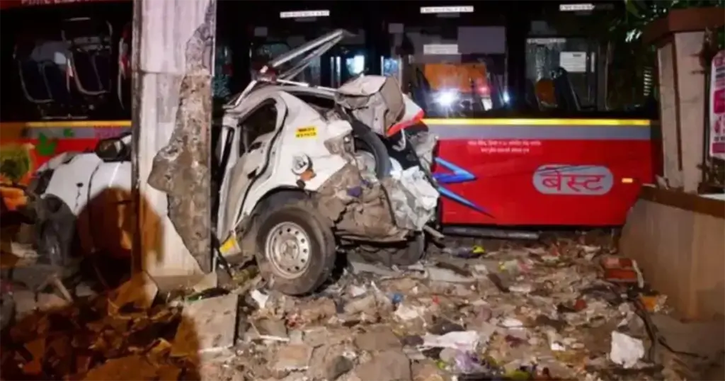 Autobus pokosio pješake i vozila, najmanje šest osoba poginulo. Na desetine je povrijeđenih