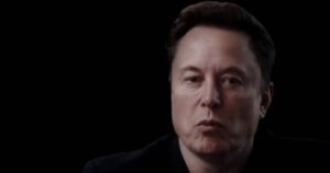 Musk pozvao Scholza da odmah podnese ostavku: “Nesposobna budala”