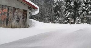 Selo u BiH sedmi dan odsiječeno od svijeta, snijeg je veći od metar i po