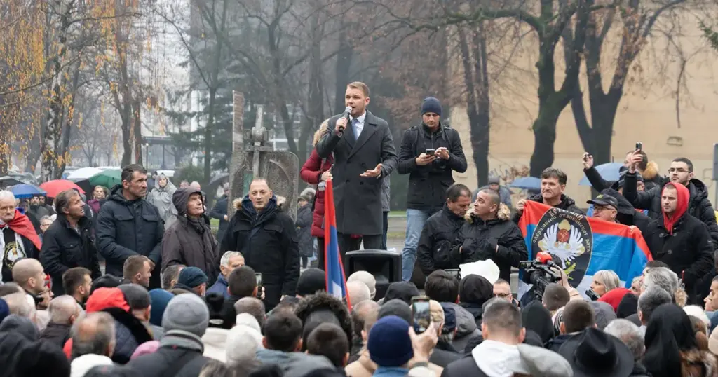 Stanivuković na protestu: Sav prostor oko zgrade Vlade pretvaramo u pješačku zonu