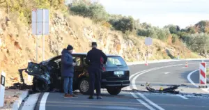 Stravičan sudar u Hrvatskoj, dvije osobe poginule na licu mjesta. Jedna prevezena u bolnicu