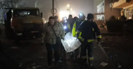 Rusi raketama uništili kliniku, veliki broj je poginulih i ranjenih. Ima i zatrpanih