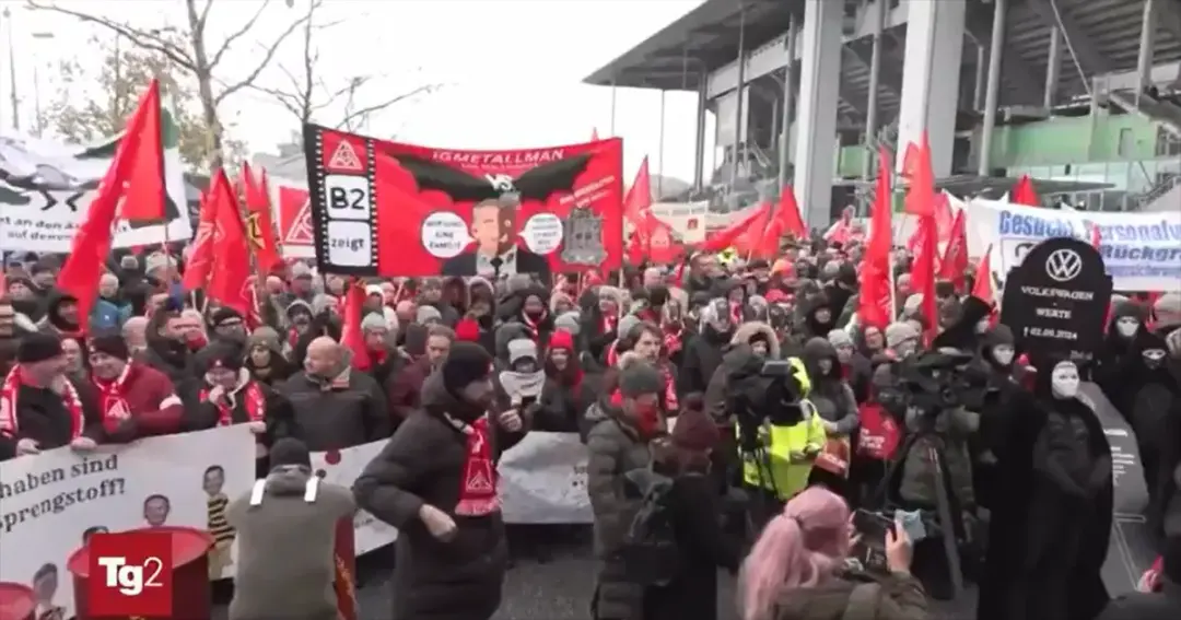 Uprkos brojnim pokušajima da se organizira njihovo spašavanje, spasilačke službe i odgovorne institucije navode kako nisu u mogućnosti doći do kučića