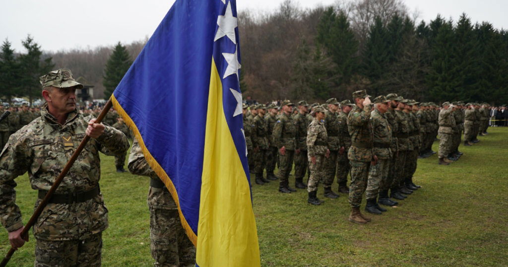 U kasarni ‘Zaim Imamović’ u Pazariću zakletvu položilo 257 vojnika