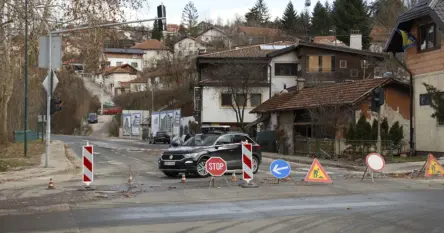 Zbog opasnosti od odrona i dalje obustavljen saobraćaj na putu Bistrik-Lapišnica