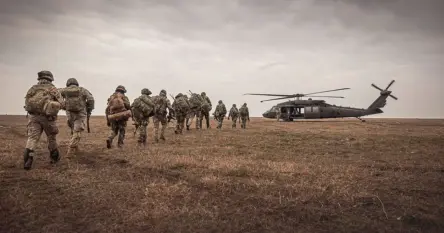 “Ratni uslovi”: NATO nastoji da poveća proizvodnju oružja svojih članica