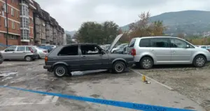 Jutrošnji požar sa parkiranog “passata” proširio se i na “golfa” te kombi “citroena”