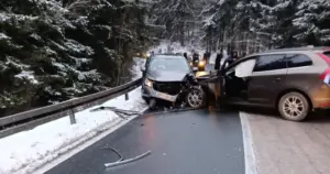 Direktan sudar automobila na putu Tuzla – Sarajevo, stvorene velike kolone vozila