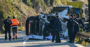 Stravična nesreća u Hrvatskoj: Stijena pala na kombi, jedna osoba poginula